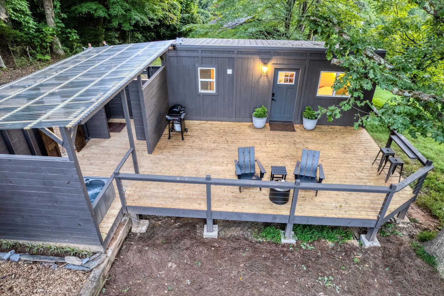 Couples Retreat: King Bed:Hot Tub:Firepit & More ブルーリッジ山脈 エクステリア 写真